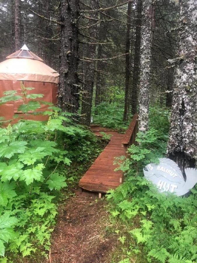 Nauti Otter Inn And Yurt Village Seward Extérieur photo